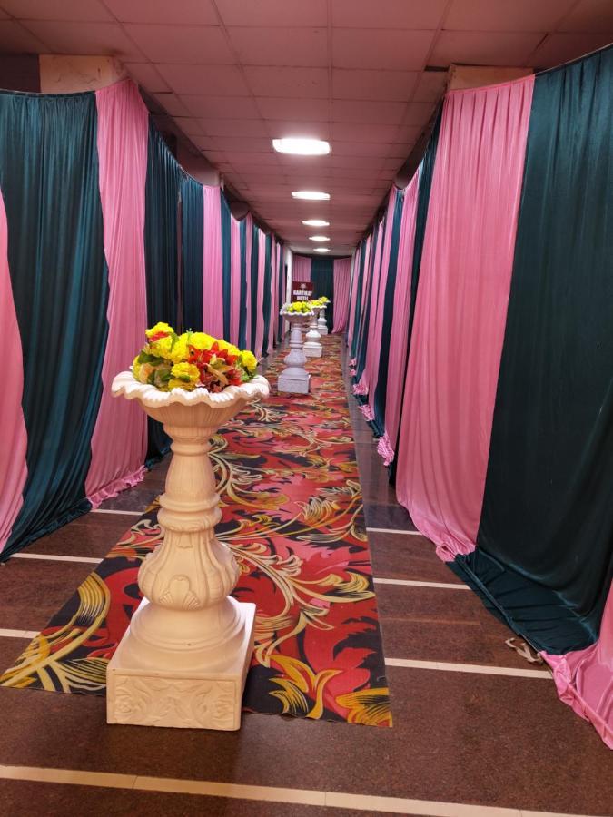 Kartikay Hotel Hisar Екстер'єр фото