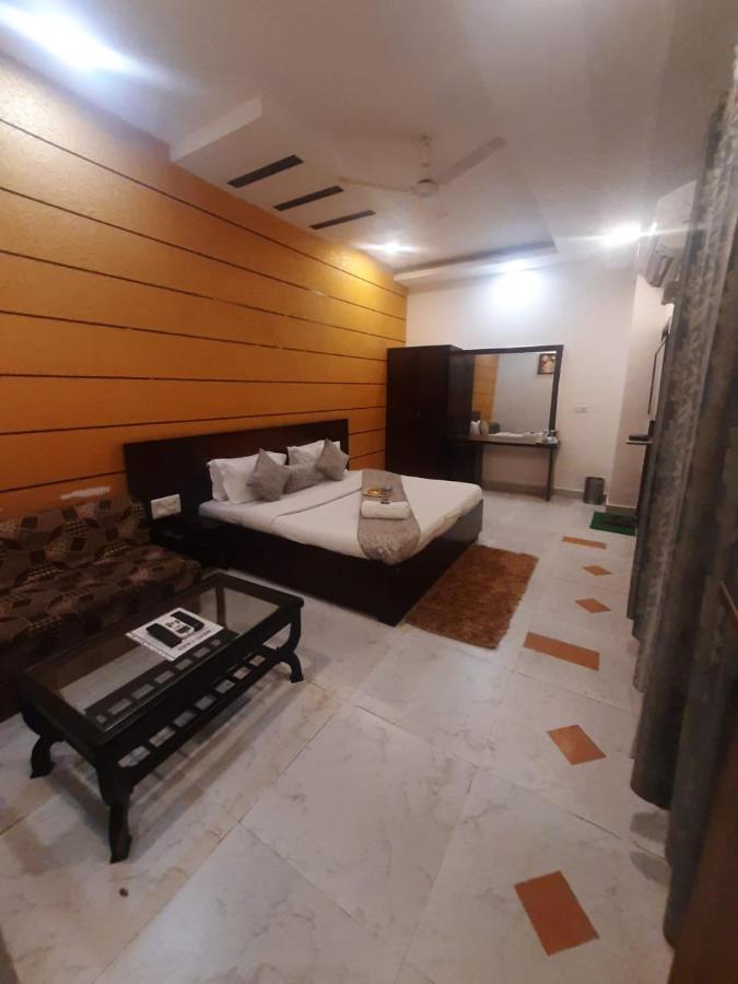 Kartikay Hotel Hisar Екстер'єр фото