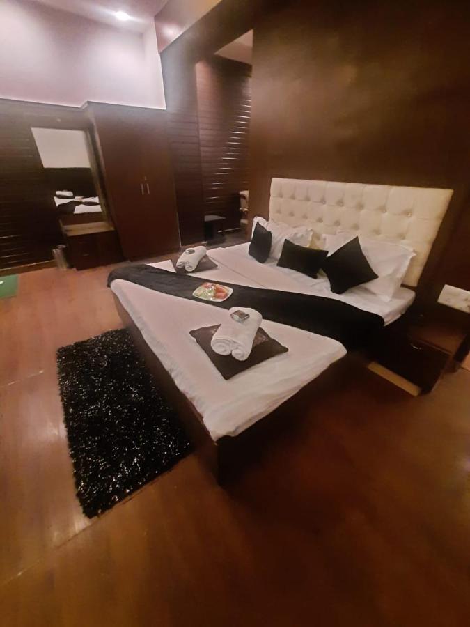 Kartikay Hotel Hisar Екстер'єр фото