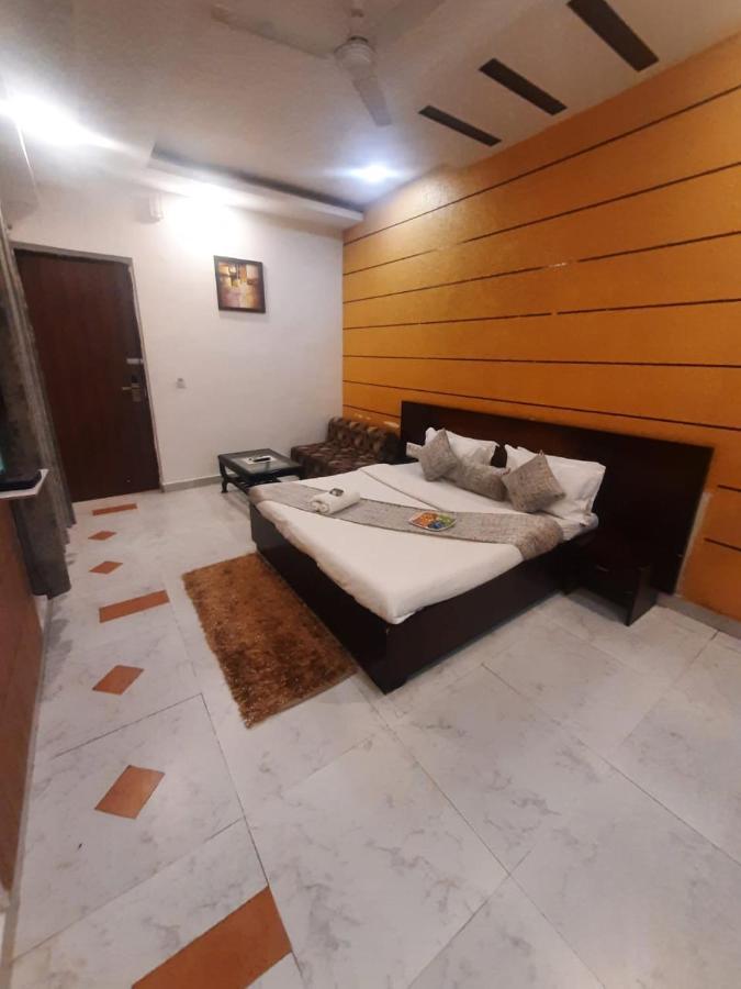 Kartikay Hotel Hisar Екстер'єр фото