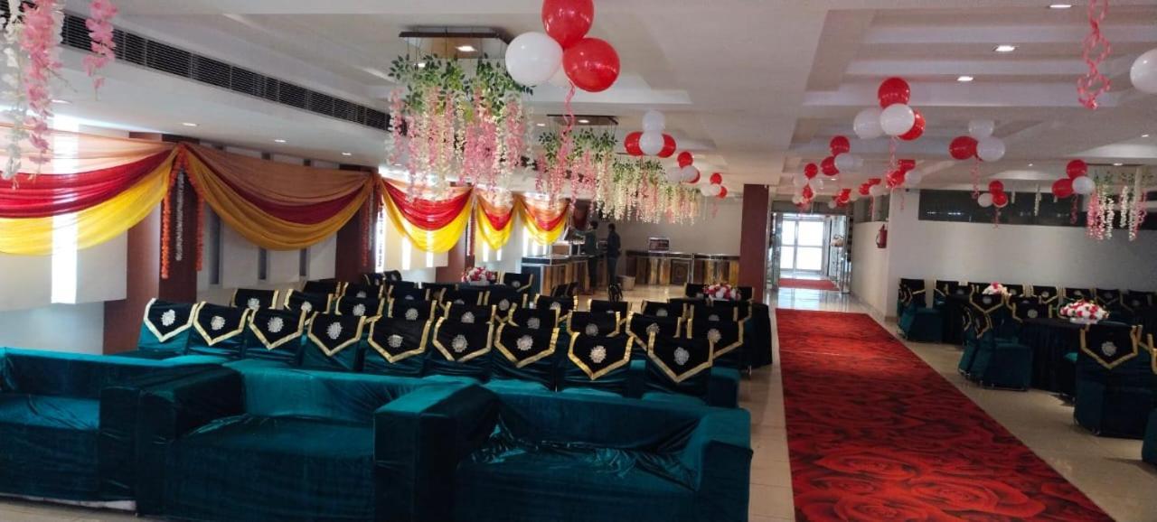Kartikay Hotel Hisar Екстер'єр фото